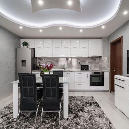 אסנובגראד City Apartments - A Brand New Luxury & Comfy 2 מראה חיצוני תמונה