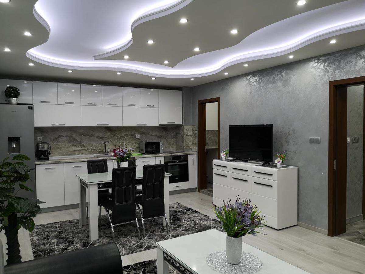 אסנובגראד City Apartments - A Brand New Luxury & Comfy 2 מראה חיצוני תמונה