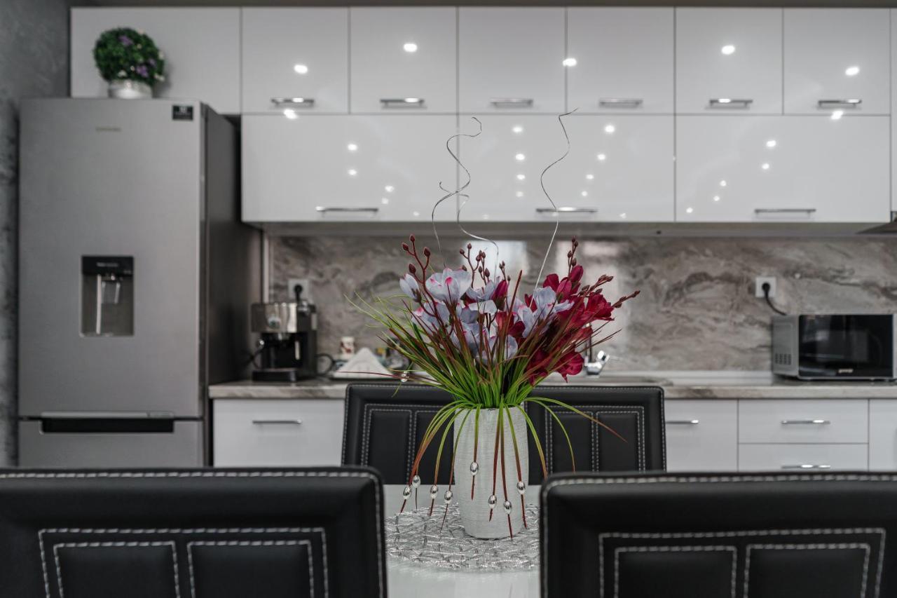 אסנובגראד City Apartments - A Brand New Luxury & Comfy 2 מראה חיצוני תמונה