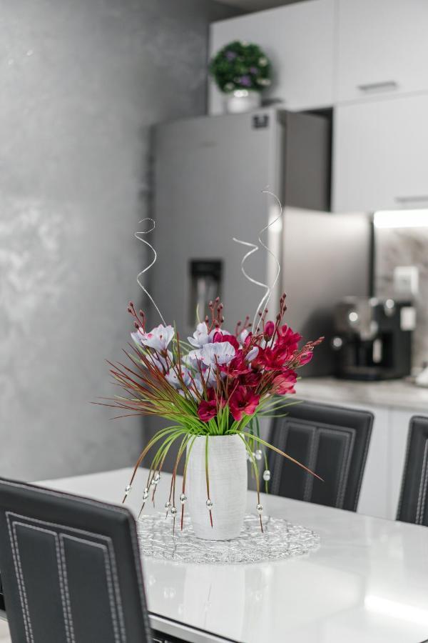 אסנובגראד City Apartments - A Brand New Luxury & Comfy 2 מראה חיצוני תמונה